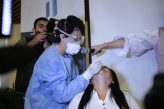 El pico más alto: 447 casos positivos de Covid-19 en un día