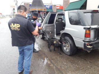 MP y PNC registran camioneta en Cobán y esto encontraron