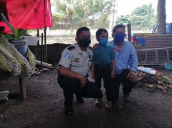 Que pasó con el niño que fue viral por correrse de una patrulla