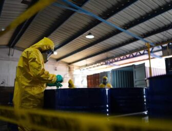 Ministerio de Gobernación reporta hallazgo de 120 toneles con fentanilo en Puerto Barrios