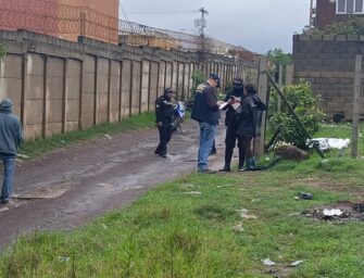 Hallan cuerpo sin vida con signos de violencia en terreno baldío de Villa Nueva