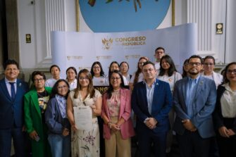 ¿Por qué se partió el partido oficial?