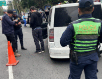 Operativo en zona 15 busca frenar a taxis piratas