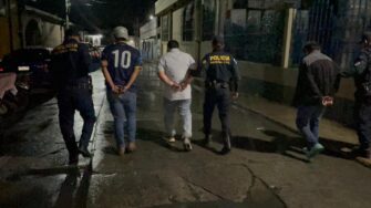 Capturan a tres presuntos implicados en homicidio en Cobán