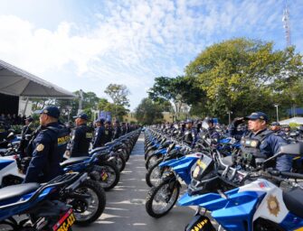 Gobierno entrega 262 vehículos a la Policía Nacional Civil