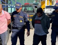 Capturan a dos hombres en flagrancia por robo de mercadería valorada en Q100 mil