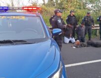 Recapturan a dos presuntos asaltabuses en flagrancia en autopista Palín-Escuintla
