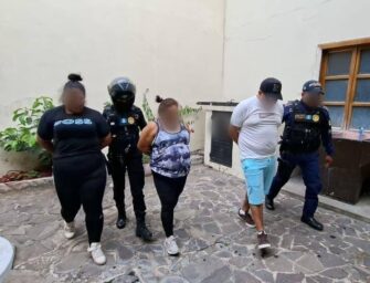 Persecución termina con tres capturados por robo de mercadería