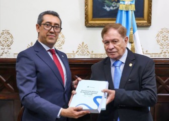 Finanzas entrega al Congreso el plan del presupuesto de Q192 mil millones