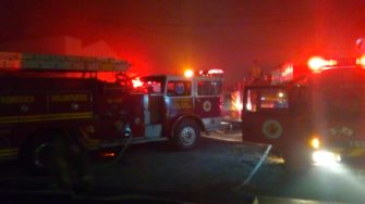 Se incendia predio de automóviles en Xela