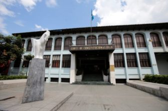 CC suspende elección de magistrados