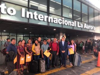 Guatemaltecos trabajarán en Canadá como parte de programa para fomentar migración