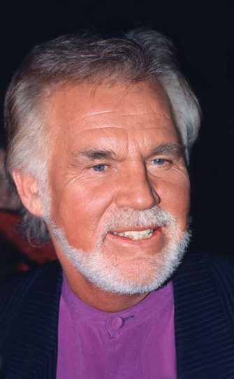 5 canciones para recordar al ícono del country Kenny Rogers