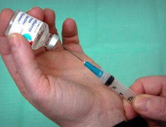 Británicos recibirán US$4 mil 600 por dejarse inyectar el coronavirus
