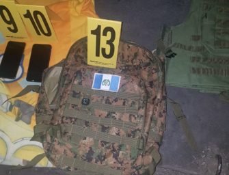 Cuatro capturados con municiones e indumentaria militar
