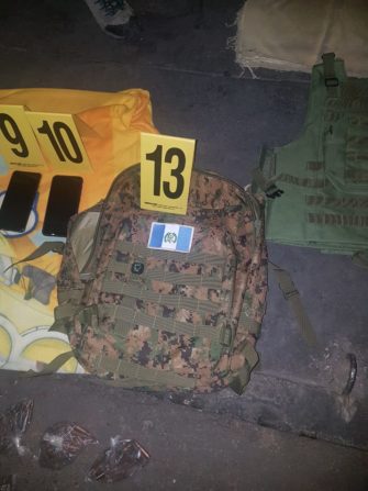Cuatro capturados con municiones e indumentaria militar