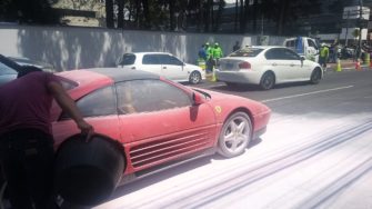 Ferrari se incendia en la zona 10