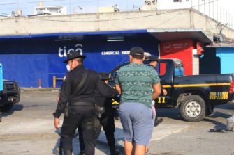 Van más de 2 mil capturados por violar toque de queda en Guatemala