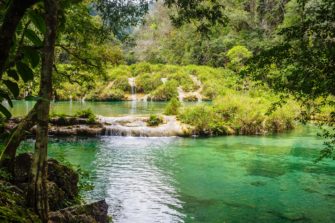 Aprecia la majestuosidad de la naturaleza en Semuc Champey