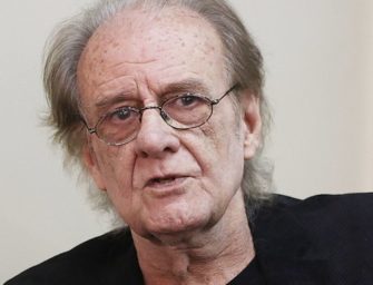 Fallece el cantautor español Luis Eduardo Aute
