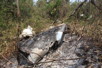 Encuentran narcoavioneta incendiada en Petén