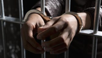 Capturan a mamá y padrastro por la muerte de niño de dos años