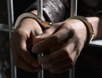 Capturan a mamá y padrastro por la muerte de niño de dos años