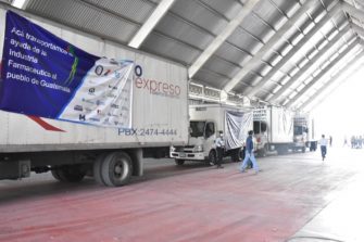 Industria farmacéutica dona equipo para enfermeros y médicos de Guatemala
