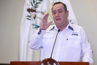 Giammattei informará sobre casos de COVID-19 todas las tardes