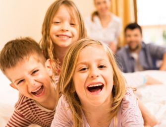La esencia de vida y su aprendizaje de los hijos en el extranjero