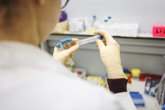 Igss informa sobre los dos casos de COVID-19 en el Seguro Social