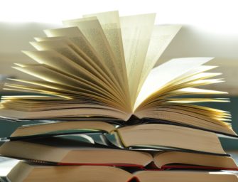 #LibrosParaQuedarseEnCasa: Un thriller, un clásico guatemalteco y un referente del liderazgo