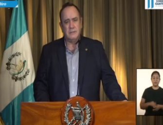 Giammattei anuncia que hay 294 casos de COVID-19 y explica por qué se redujo el toque de queda