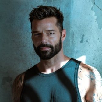 Ricky Martin graba videoclip con su celular durante la pandemia