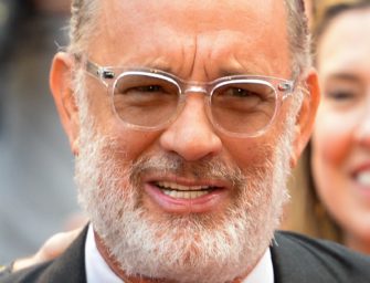 Tom Hanks dona sangre para apoyar el desarrollo de una vacuna contra el COVID-19