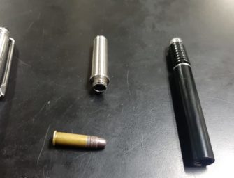 Hombre portaba arma de fuego con forma de lapicero
