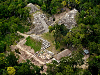 Yaxhá nos invita a asombrarnos de la naturaleza y el legado maya