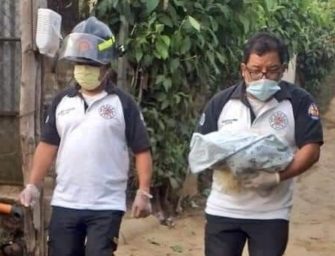 Lanzan a recién nacido a una fosa séptica