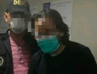 Se entrega dueño de mueblería que habría estado en fiesta con menores de edad