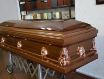 VIDEO | Abren ataúd para verificar si el cadáver correspondía a fallecido por Covid-19