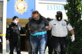 Robacarros atacan a balazos a la PNC