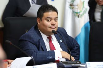 Presidente del Congreso confirma que tiene Covid-19