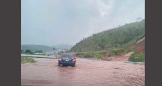 Se registra inundación en Libramiento de Chimaltenango