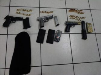 Capturados disparan contra PNC con armas ilegales