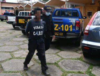 Una menor estaba llorando cuando fue encontrada por agentes, hay un capturado