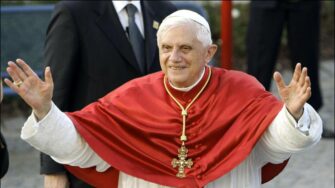 Benedicto XVI se convierte en el Papa más anciano de la historia
