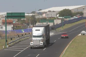 Desactivaran vehículos por falta de pago