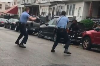 Resurgen protestas contra la policía estadounidense luego de matar a afroamericano