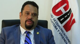 Exministro de Comunicaciones es prófugo de la justicia luego de orden de captura