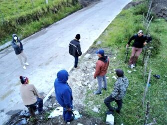 Grupo de pobladores se arman y vigilan su comunidad ante delincuencia